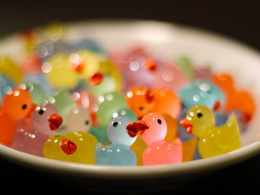 Colorful and Clear Standing Ducks - Glow in the Dark Ornaments for Home and Office Decor Gift Hand Retro Decoration Epoxy Light